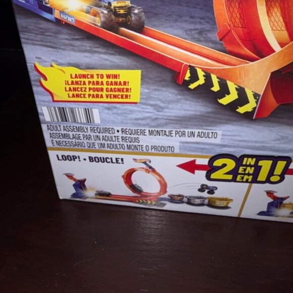 Hot Wheels Loop And Flip Trophy Challenge Playset - Picture 5 of 8